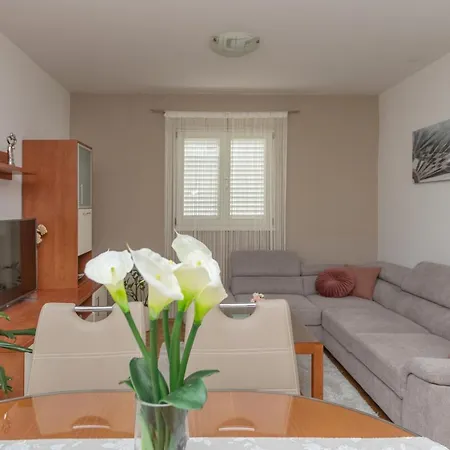 Apartman Sime Apartment
